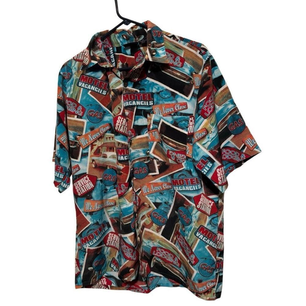 Sonoma Men’s Size Medium Travel Gas Lodging Short Sleeved Button Shirt *Read*